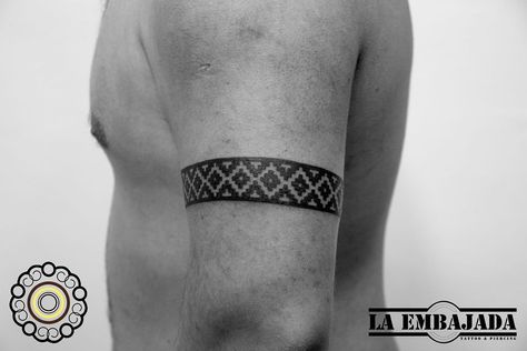 Trippy Tattoo, Barcelona Tattoo, Aztec Tattoos, Wrist Tattoo Ideas, Bracelet Tattoo, Armor Tattoo, Tattoo Bracelet, Wrist Tattoo, Band Tattoo