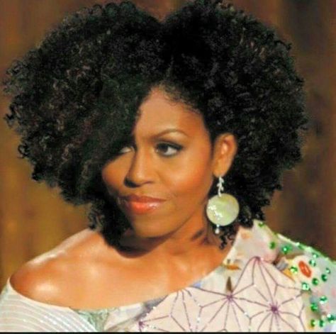 1st Lady Rockin that Hair Style I Love It.... Obama Photography, First Ladies, Obama Family, Beautiful Natural Hair, Pelo Afro, Natural Styles, Natural Hair Inspiration, American Woman, Hair Crush