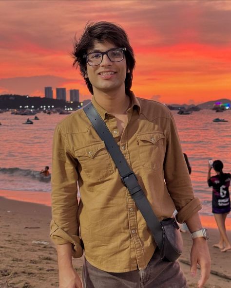 Sourav Joshi is a famous Indian YouTuber known for his entertaining and informative videos. He has gained a large following… 

Read More: Sourav Joshi Biography: Net Worth, Wife, Age, Vlog, Photo, Songs, Videos, Parents, Siblings Sourav Joshi, Informative Videos, Songs Videos, Radio Personality, Power Of Social Media, Instagram Handle, Private Life, Record Producer, Record Label