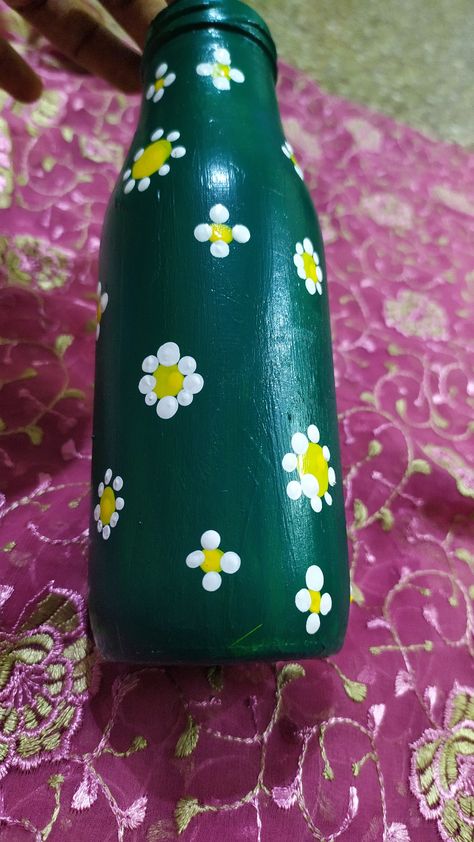 Acrylic colors painting simple design Glass Bottle Painting, Bottle Paint, Painting Simple, Colors Painting, Green Glass Bottles, Glass Bottles Art, Newspaper Crafts, Empty Bottles, Bottle Painting