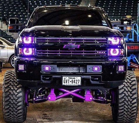 Exactly what I want 😍 Lifted Silverado, Jacked Up Truck, Chevy Duramax, Custom Lifted Trucks, Trucks Lifted Diesel, Muddy Girl, Chevy Girl, Duramax Diesel, Lifted Chevy