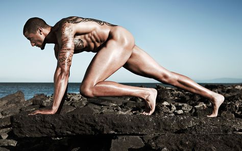 Colin Kaepernick, NBA | ESPN The Body Issue Naked 5 Espn Body, Espn Magazine, Dark Skin Men, Nfl San Francisco, Colin Kaepernick, Good Student, Hollywood Life, Athletic Sports, Body Poses