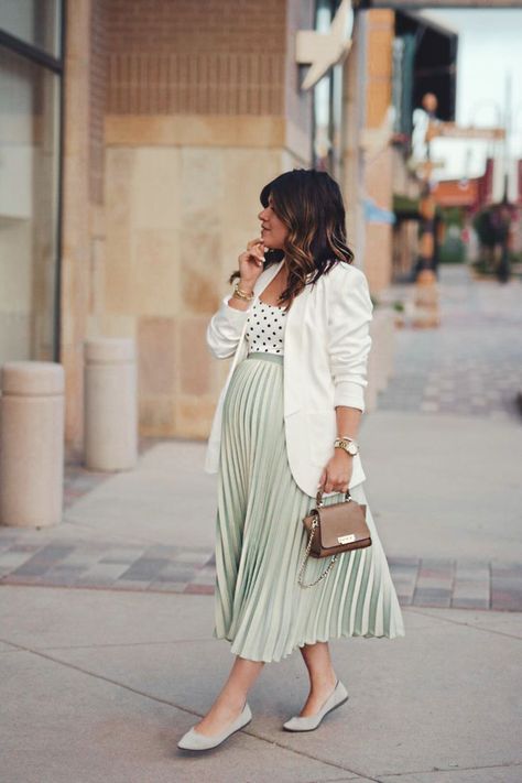 Conservative Maternity Outfits, Pregnant Lawyer Outfits, Chic Summer Maternity Outfits, Cutest Maternity Outfits, Professional Maternity Outfits Work, Formal Pregnancy Outfits, Professional Pregnancy Outfits, Pregnancy Dress Outfits, Office Maternity Outfits