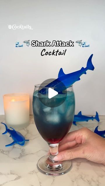 Blue Shark Drink, Shark Drink, Shark Week Drinks, Ocean Drink, Shark Decorations, Alcoholic Recipes, Funny Cocktails, Cat Shark, Alcholic Drinks