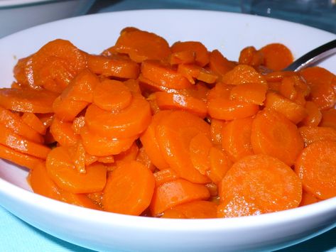 Carrot Coins Recipe, Carrot Coins, New Years Table, Carrot Recipes Side Dishes, Carrot Desserts, Sweet Carrots, Candied Carrots, Sweet Carrot, Chinese Cooking Recipes