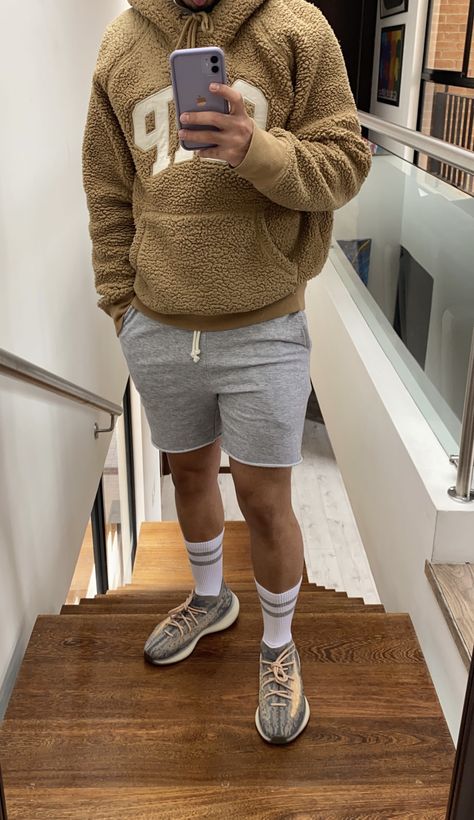 Yeezy 380 Outfit Men, Yeezy 350 Outfits Men, Yeezy 380 Outfit, Yeezy 380, Mens Hairstyles Curly, Men Streetwear Fashion, Hoodie Outfits, Men Lifestyle, 2023 Outfits