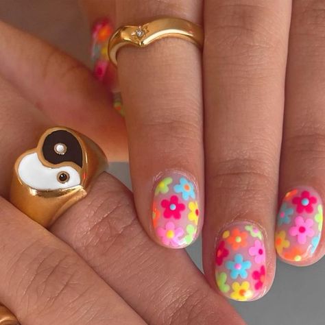 peachi nails on Instagram: "flower power 🌼🌈✌🏼 - - - - - #nails #nailart #peachinails #floral #flowers #colour #colorful #jewellery #rings #nailsinspo #beauty #naildesign" Multi Color Flower Nails, Fun Flower Nails, Colourful Flower Nails, Fun Colourful Nails, Smiley Face Flower Nails, Retro Flower Nails, 60s Nail Art, Rainbow Flower Nails, Neon Flower Nails