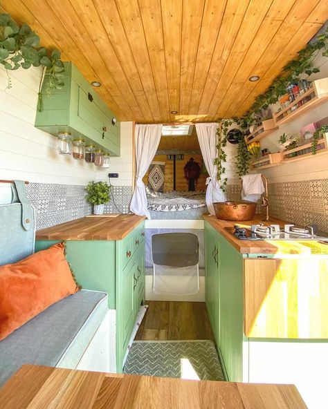 11 Beautifully Designed Tiny Homes Husbil Makeover, Country Squire, Bus Living, Kombi Home, Van Conversion Interior, Nomad Life, Campervan Life, Van Life Diy, Campervan Interior