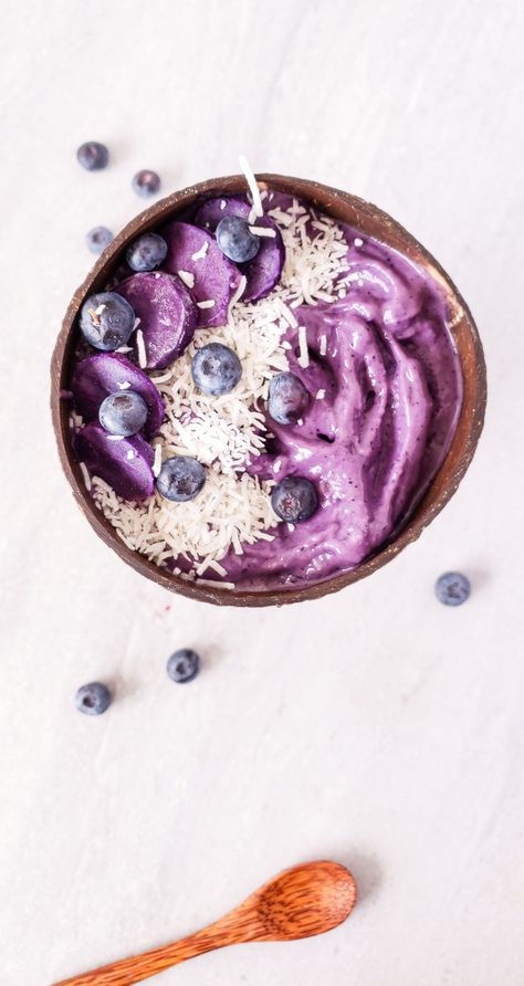 Mixed Berry Smoothie Bowl - BEYOND THE SLICE Mixed Berry Smoothie Bowl, Saturday Aesthetic, Social Saturday, Acai Bowl Recipe Easy, Purple Smoothie, Berry Smoothie Bowl, Sweet Potato Smoothie, Acai Bowls Recipe, Nice Cream Recipe