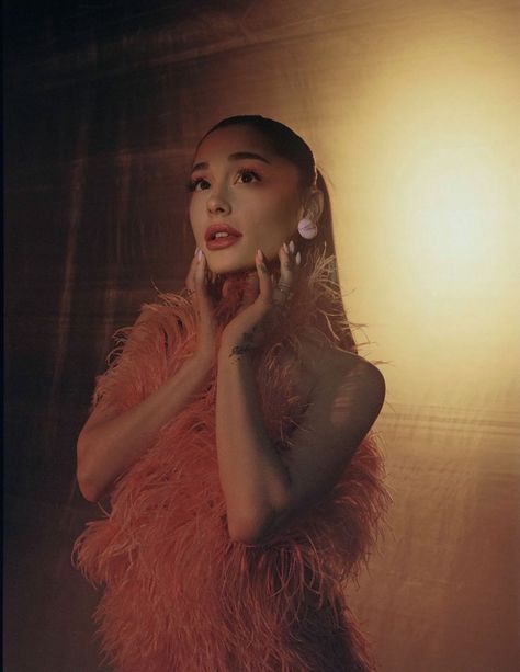 Ariana Grande Today, Rem Beauty, R E M Beauty, Sam & Cat, Ariana Grande Cute, Beauty Photoshoot, Ariana G, Cat Valentine, M Beauty