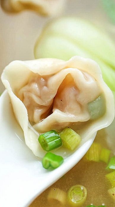 Wonton Soup Won Ton, Mapo Tofu, Fall Soup Recipes, Asian Soup, Shiatsu Massage, Fall Soups, Wontons, Vegan Soup, Quesadillas