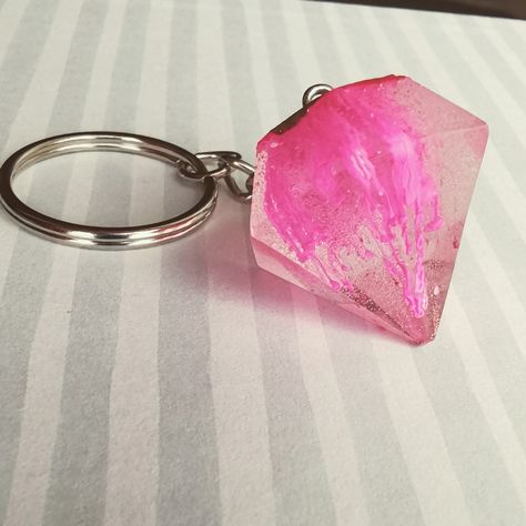 Cute Pink Resin Necklace, Resin Diamond Keychain, Goth Resin Jewelry, Novelty Pink Resin Jewelry, Resin Geode Keychain, Resin Diamond, Resin Ideas, Diy Resin Crafts, Diy Resin