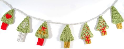 Holiday Tree Garland - KB Looms Blog Flexee Loom, Knit Garland, Sock Loom, Afghan Loom, Loom Yarn, Knitting Board, Loom Knit Hat, Round Loom, Crochet Tree