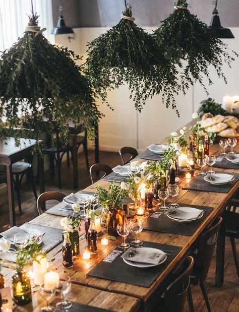 hanging florals or greens creates such a romantic and warm feeling with this table setting. each place is kept simple and restrained so that the candles and varying florals stand out and cast a wonderful hue.   http://www.trixandtrumpet.com Masculine Wedding, Outdoor Dinner Party, Party Website, Drink Party, Tafel Decor, Outdoor Dinner, Planning Tools, Decorations Party, Long Table