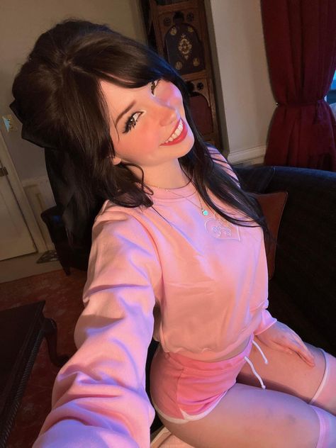 Belle Delphine Pfp, Belle Delphine Outfits, Belle Delphine, Happy Couples, I Love Girls, Aesthetic Hair, Barbie Girl, Happy Couple, Athletic Women