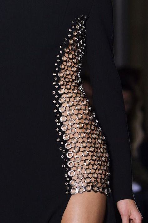 Anthony Vaccarello Body armor Anthony Vaccarello, فستان سهرة, Couture Details, Looks Style, Mode Inspiration, Fashion Details, Couture Fashion, Look Fashion, Runway Fashion