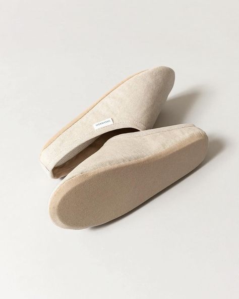 Breathable Japanese-style room shoes made from Sasawashi’s one-of-a-kind fabric 🌱 Shipping to 150+countries $67-78 This breathable version of a Japanese-style home shoe is made from Sasawashi fabric, a pill-free material that effortlessly absorbs moisture and odors from the skin. The combination of antibacterial kumazasa extract and a breathable washi weave keeps these room shoes feeling fresh and comfortable in any season. Designed to be worn with or without socks, Sasawashi’s Japanese-sty... Japanese House Shoes, Japanese House Slippers, Teacher Fits, Japanese Style House, Japanese Home, Japanese Room, Shoes Beige, Set Ideas, Baby Sleepers