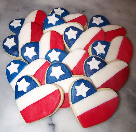 Patriotic Cookies, Cookie Sandwich, Patriotic Food, 4th Of July Desserts, Heart Shaped Cookies, Fourth Of July Food, Summer Cookies, American Flags, 4th Of July Celebration