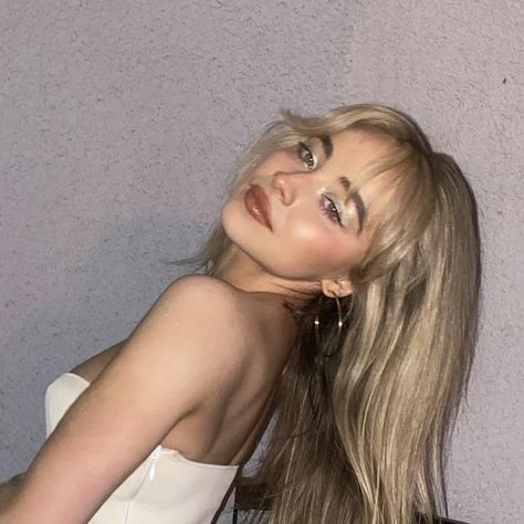 Blonde Princess, Sabrina Carpenter Style, Disney Netflix, Cindy Lou, Girl Crushes, Fav Celebs, Look At You, Sabrina Carpenter, Pretty Woman