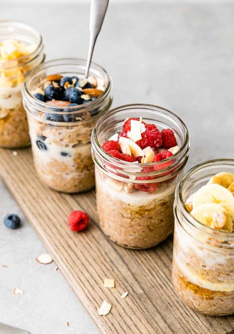 Overnight Steel Cut Oats Breakfast Jars are easy to make and can be customized to suit any taste for a healthy and delicious breakfast or grab-n-go meal!#healthyoatmeal #healthyrecipes #veganrecipes #plantbased #oatmealbreakfastjars #oatmeal #wfpb Oatmeal Breakfast Jars, Mason Jar Oatmeal, Breakfast Jars, Steel Cut Oats Overnight, Overnight Oatmeal Healthy, Mason Jar Breakfast, Resep Oatmeal, Oatmeal In A Jar, Steel Cut Oats Recipe