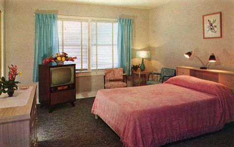 Motel Room, Retro Interior Design, Vintage Hotels, Mid Century Modern Interiors, Retro Interior, Lodge Decor, Vintage Interiors, Decoration Inspiration, How Old