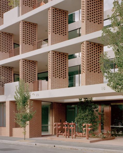 Bruce Street is an office building in Melbourne, Australia. Office Block, Melbourne Apartment, Brick Columns, Industrial Landscape, Recycled Brick, Concrete Column, Sou Fujimoto, Concrete Facade, Passive Design