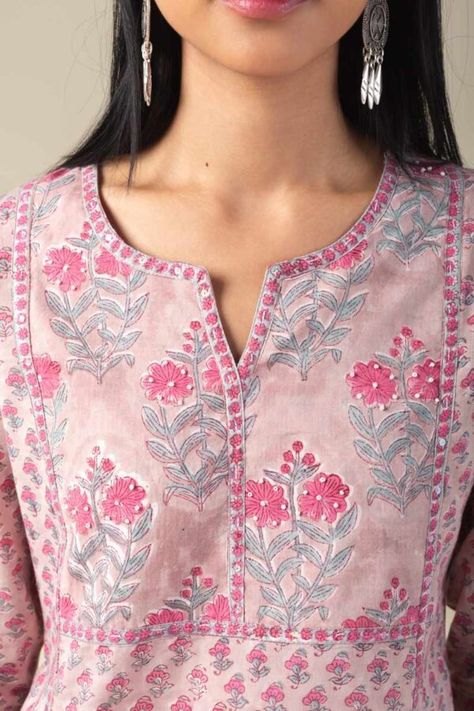 Kurta Neck Designs Latest, Cotton Kurti Neck Designs, Pink Cotton Kurti, Cotton Wardrobe, Handwork Design, Salwar Design, Design Kurti, Onion Pink, Kalamkari Dresses