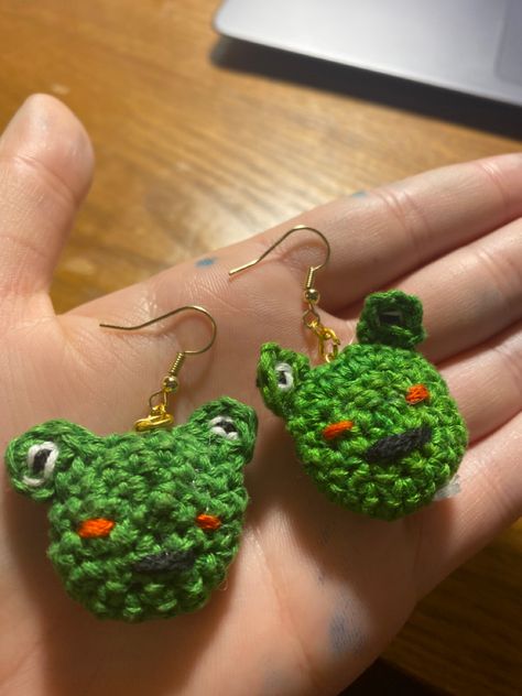 Gay Earrings, Frog Earrings, Crochet Things, Crochet Earrings, Crochet, Quick Saves