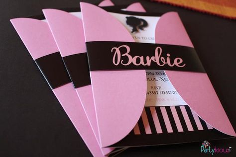 Vintage Barbie Party, Barbie Birthday Party Ideas, Barbie Birthday Invitations, Fashion Birthday Party, Barbie Invitations, Barbie Bachelorette, Barbie Party Decorations, Barbie Theme Party, Fashion Birthday