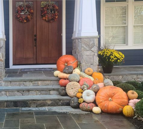 Pumpkins Front Steps, Pumpkins On Porch Steps, Fall Pumpkin Display, Pumpkin Porch Decorations, Pumpkin Porch Decor, Pumpkin Wagon, Pumpkin Porch, Fall Greetings, Mums In Pumpkins