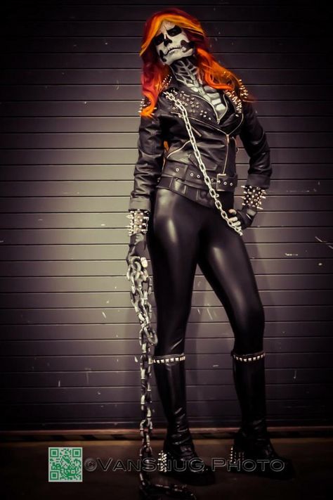 Ghost Rider Cosplay- Lisa Phalstaf Photo- VanSnug photography Cosplay Ideas 2023, Female Superhero Cosplay, Ghost Rider Costume, Gender Bend Cosplay, Villain Costumes, Superhero Cosplay, Awesome Cosplay, Marvel Cosplay, Amazing Cosplay