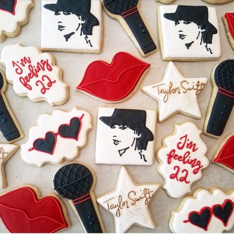 Taylor Swift Cookies Taylor Swift Cookies, Cookie Assortment, Taylor Swift Cake, 22nd Birthday Cakes, Taylor Swift Birthday Party Ideas, Cookie Birthday Party, Taylor Swift 22, Red Cupcakes, Feeling 22