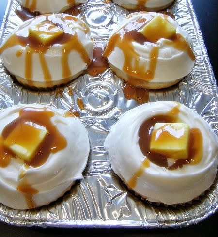 mashed potato cupcakes for April Fool's Day (meatloaf cupcakes, too)! ::: Cupcakes for Dinner and Mashed Potatoes for Dessert?!? #oldiebutgoodie April Fools Food, Potato Cupcakes, Thanksgiving Sides, Mashed Potato, April Fools Day, Baking Cupcakes, April Fools, Thanksgiving Recipes, The Fool