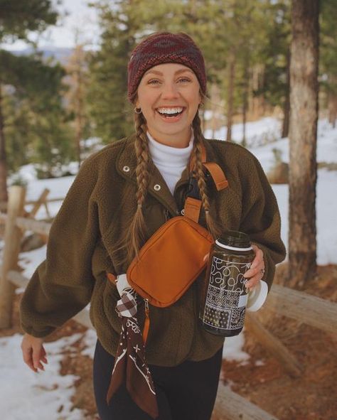 Granola Fashion, Winter Camping Outfits, Granola Girl Outfits, Granola Outfits, Camping Outfit, Granola Style, Adventure Accessories, Outdoorsy Style, Adventure Outfit