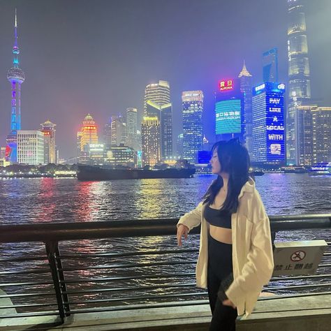 Life is really beautiful here. 🫶🏻 Part of me wants to move and live there for a while. Photo dump of more Shanghai pics. Here’s the Bund and also third picture is how cool the subways are here ♥️ .. . . . . . . #asiangirls #asian #chinese #chinesegirl #douyin #twitchgamer #china #shanghai #travel #thebund Shanghai Travel, China Shanghai, The Bund, Instagram Life, Photo Dump, Shanghai, Life Is, China, Travel