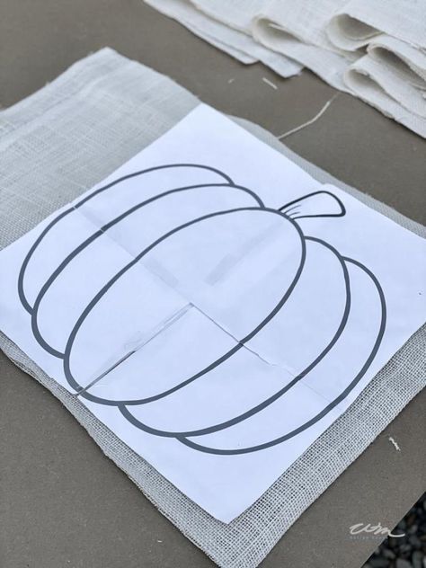 Fall Placemats Diy, Thanksgiving Placemats Diy, Placemat Rug, Autumn Pillows, Pumpkin Placemats, Square Placemats, Halloween Placemats, Fall Placemats, Diy Placemats