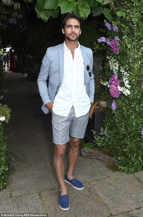 Beach Wedding Groom Attire, Mens Beach Wedding Attire, Beach Wedding Men, Beach Wedding Groom, Beach Wedding Outfit, Naomie Harris, Luke Pasqualino, Beach Wedding Attire, Mens Wedding Attire