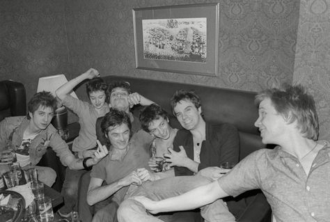 Anarchy Tour, L-R. Keith Paul, Jo Faul, Johnny Thunders, Ray Stevenson, Nils Stevenson, Walter Lure, Paul Cook, Leeds Dec 1976 Paul Cook, Holiday Inn Hotel, Ray Stevenson, Johnny Thunders, Going Nowhere, Joe Strummer, Inn Hotel, Punk Scene, Bad Taste