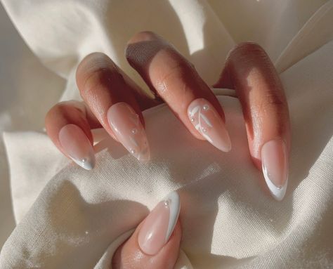 Alternative Wedding Nails For Bride, Wedding Mail Art, Wedding Oval Nails For Bride, Fiancee Nails, Dainty Wedding Nails, Wedding Nails Fall Brides, Unique Bride Nails, Black And White Wedding Nails For Bride, Classy Bride Nails