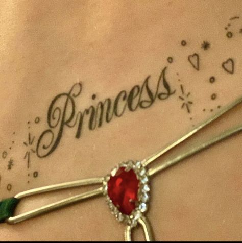 chappell roan princess tattoo Chappell Roan Tramp Stamp, Chappell Roan Aesthetic Pink Pony Club, Princess Tramp Stamp, Chappel Roan Tattoo, Aries Stellium, Chappell Roan Tattoo, Chappell Roan Aesthetic, Sapphic Tattoo, Karma Pictures