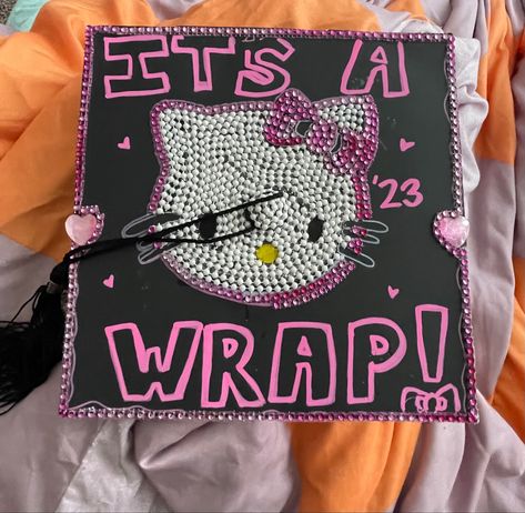 Kuromi Graduation Cap, Kuromi Graduation, Rhinestones Painting, Graduation Hats, Esthetician School, Cap Graduation, Grad Cap Designs, Diy Graduation Cap, Diy Graduation