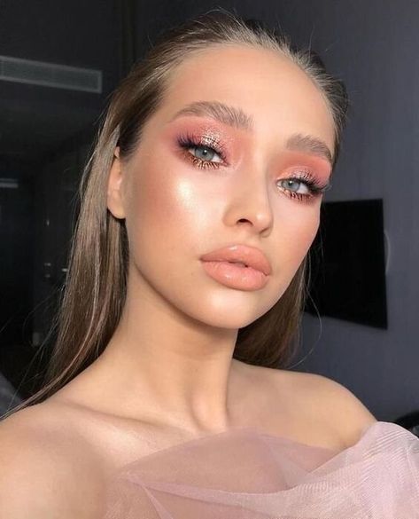 25 Insanely Gorgeous Makeup Looks To Try in 2020 #beauty #makeup #summer #dewy #natural Bright Pink Eye Makeup, Pastel Makeup, Pink Eye Makeup, Formal Makeup, Beauty Make-up, Makijaż Smokey Eye, Makeup Eye Looks, Glowing Makeup, Make Up Looks