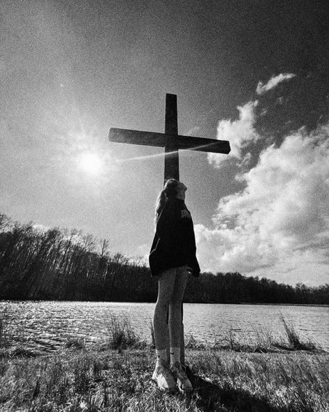 The beauty of the Cross part9 ✝️ #jesuschrist #christianity #christianposts #jesusislord #orthodoxchurch #orthodoxchristian #aesthetic #explorepage Crucified Woman, Christian Imagery, Final Girl, Orthodox Christianity, Jesus Is Lord, The Cross, Jesus Christ, The Beauty, Lips