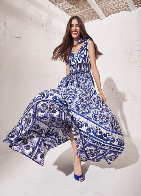 Dolce&Gabbana takes inspiration directly from the centuries-old ceramic tradition — Dossier Magazine Sicilian Majolica, Women's Maxi Dresses, Dolce Gabbana Jacket, Long Blue Dress, Long Beach Dress, Motif Vintage, Exclusive Clothing, Blue And White Dress, Dresses Blue