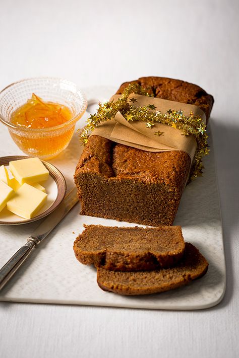 Spiced honey loaf cake - YOU Magazine Easy Christmas Baking Recipes, Spice Loaf Cake, Honey Loaf, Easy Christmas Baking, Xmas Breakfast, Spice Loaf, Christmas Baking Recipes Easy, Make Ahead Christmas Appetizers, Christmas Baking Easy