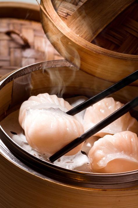 Sum Sum - Asian Restaurant, Takeout & Delivery - Antwerp Chinese Seafood, Dim Sum Dumplings, Dim Sum Recipes, Shrimp Dumplings, Cantonese Food, Mapo Tofu, Chinese Dishes, Chinese Cooking, Dim Sum