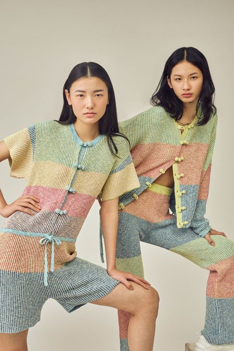 Sustainable Knitwear, Poses References, Knitwear Fashion, Chinese Clothing, 가을 패션, Vogue Fashion, Knitting Inspiration, Traditional Dresses, Get Dressed