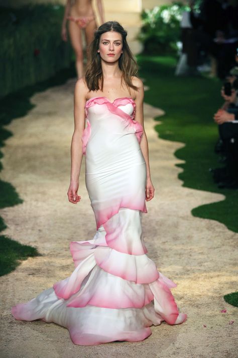 Valentines Day Fashion, Pink Runway, Runway Gowns, Runway Outfits, February 14th, Day Fashion, Runway Dresses, Pink Dresses, Cozy Night