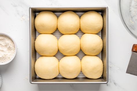 A visual guide for how to shape dinner rolls. It’s so much easier than you think! Potato Bread Rolls, Sourdough Dinner Rolls, Frozen Dinner Rolls, Potato Rolls, Homemade Rolls, Butter Balls, Baked Rolls, Homemade Dinner Rolls, Dinner Rolls Recipe