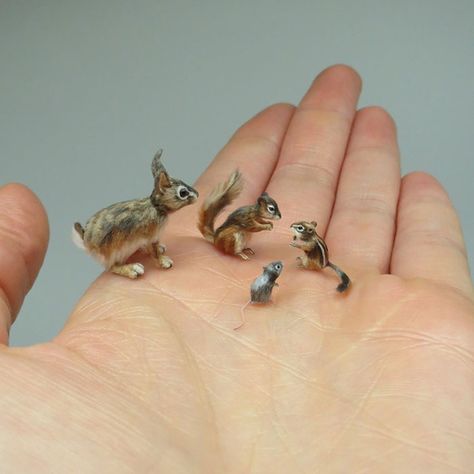 Miniature Animals How To Make, Miniature Animals Figurines, Tiny Dollhouse, In My Twenties, Doll House Pets, Miniature Artist, Mini Animals, My Twenties, Polymer Clay Animals